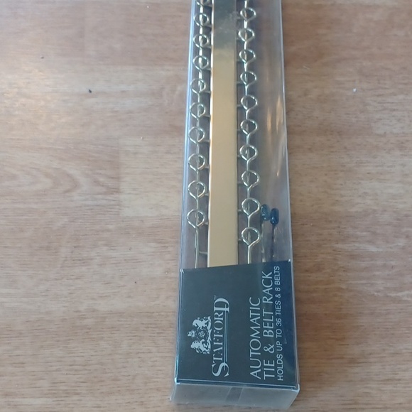 Stafford automatic tie a belt rack holds 36 tied and 8 belts - Picture 1 of 3